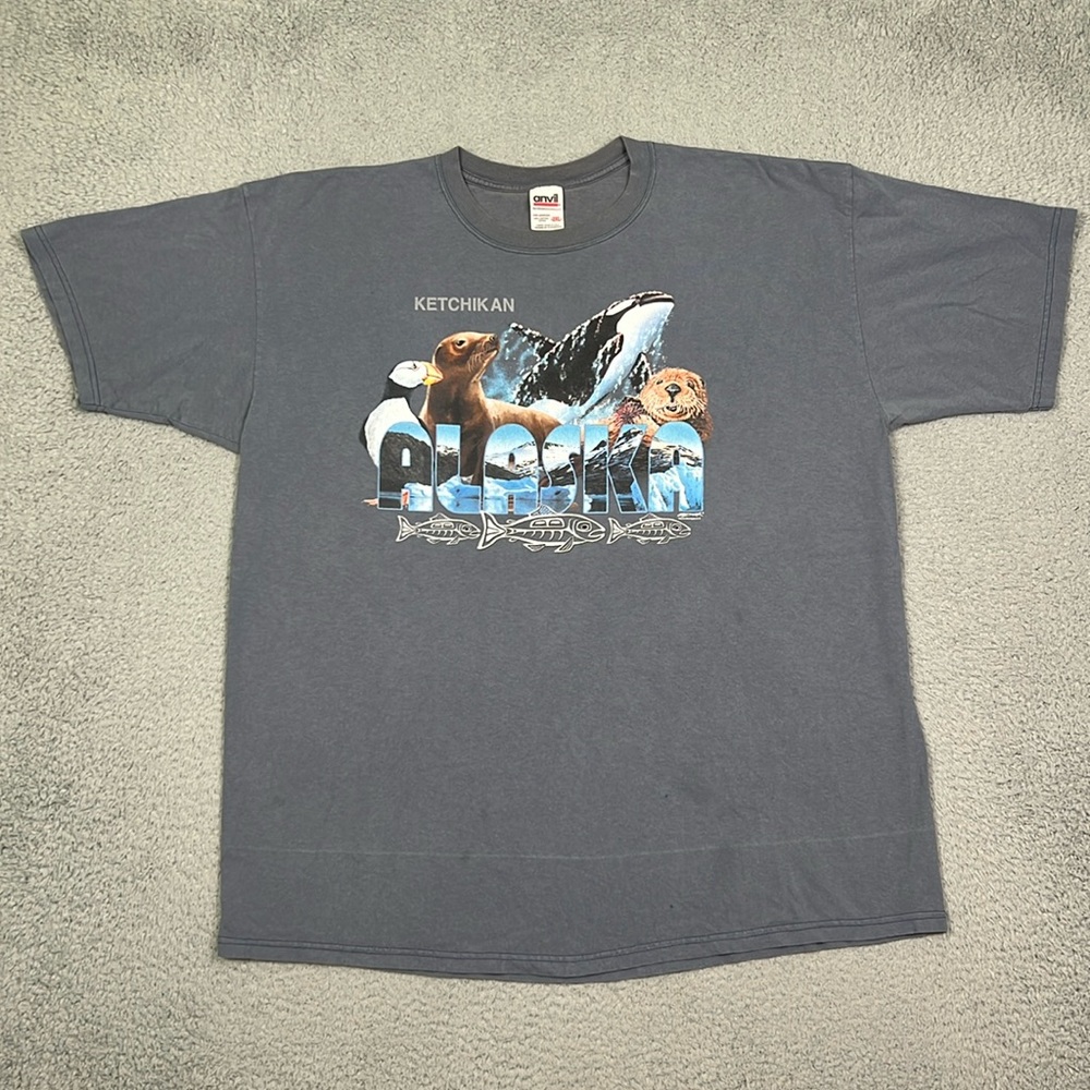 Vintage Grey Alaska Animals T-shirt